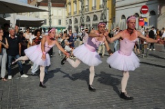 Lacher de Ballerines 4 * 5760 x 3840 * (8.14MB)